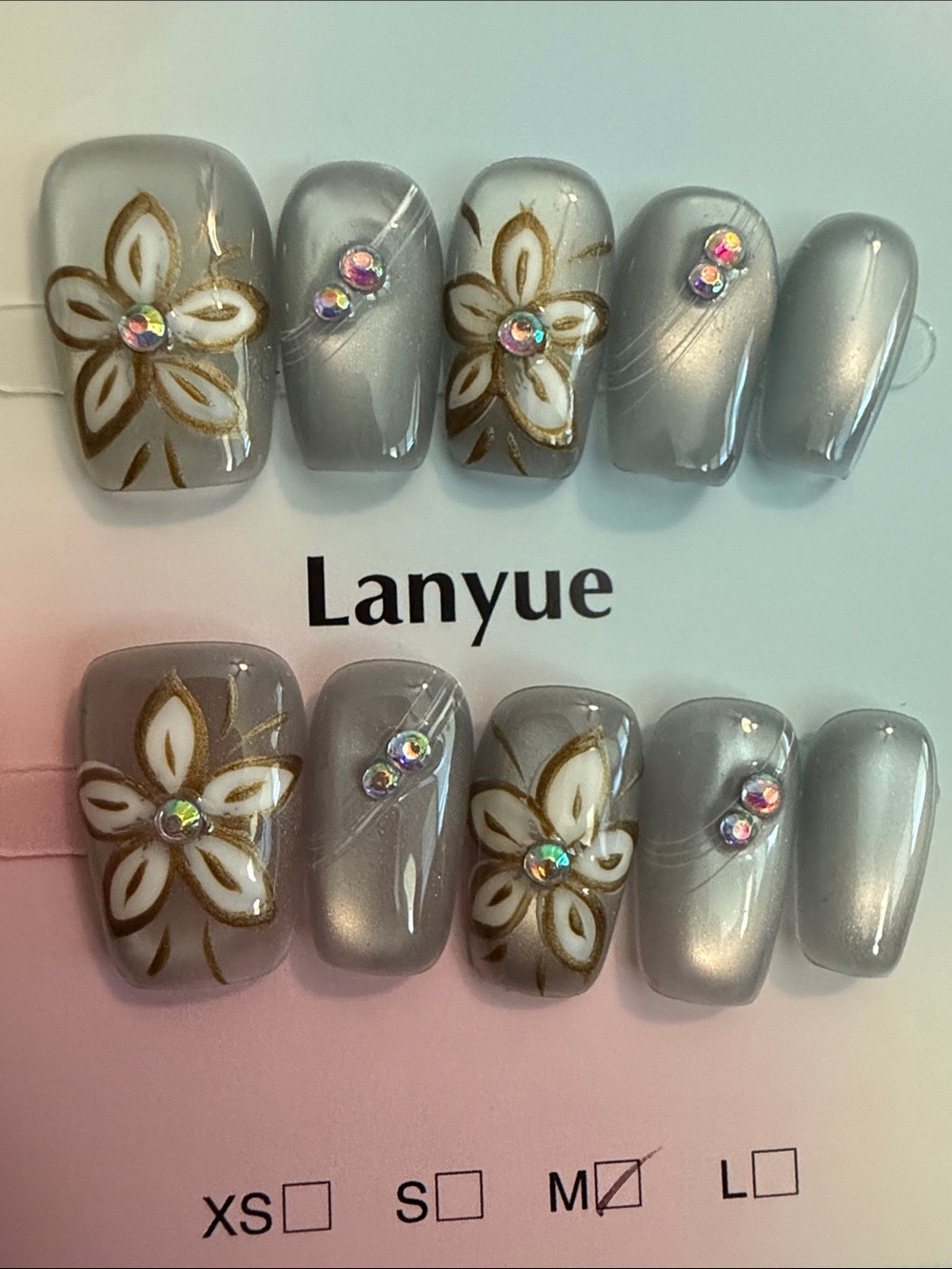 Silver cateye Floral handmade acrylic Press-On Nail Set with Rhinestones
